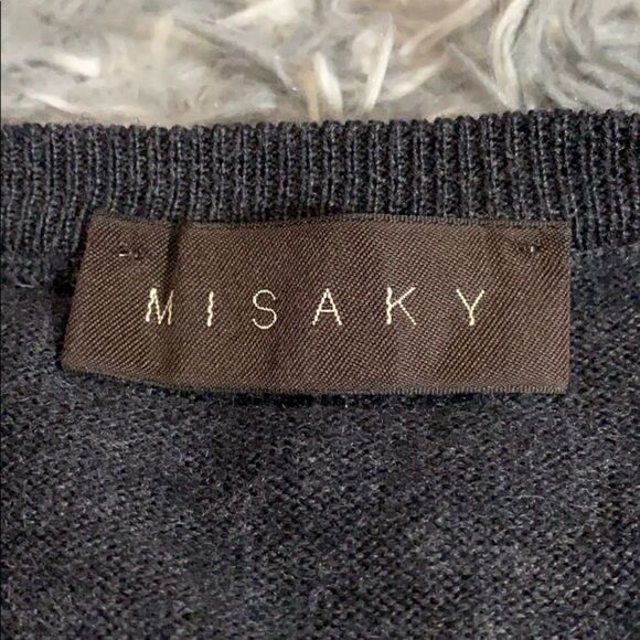 Misaky 100% wool v neck sweater L perfect for spring EUC - Picture 2 of 6